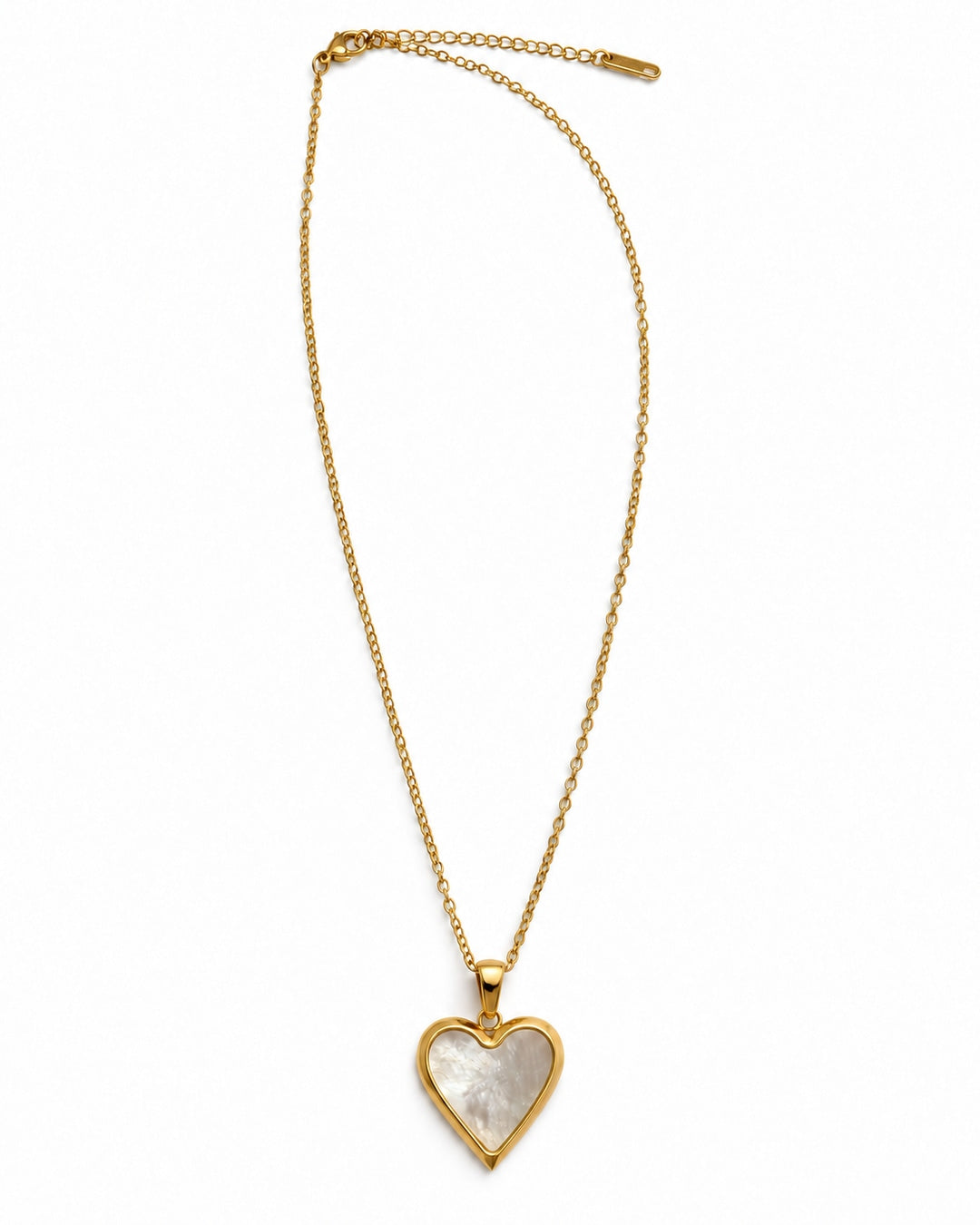 Collar corazón blanco, dije 1.5 × 1.8 cm, vista completa