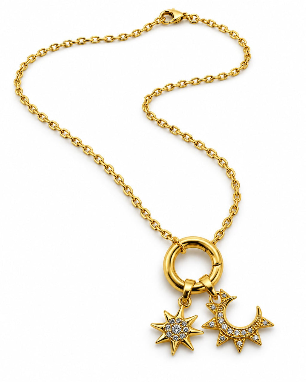 Collar con aro, sol, luna y estrella, vista en ángulo