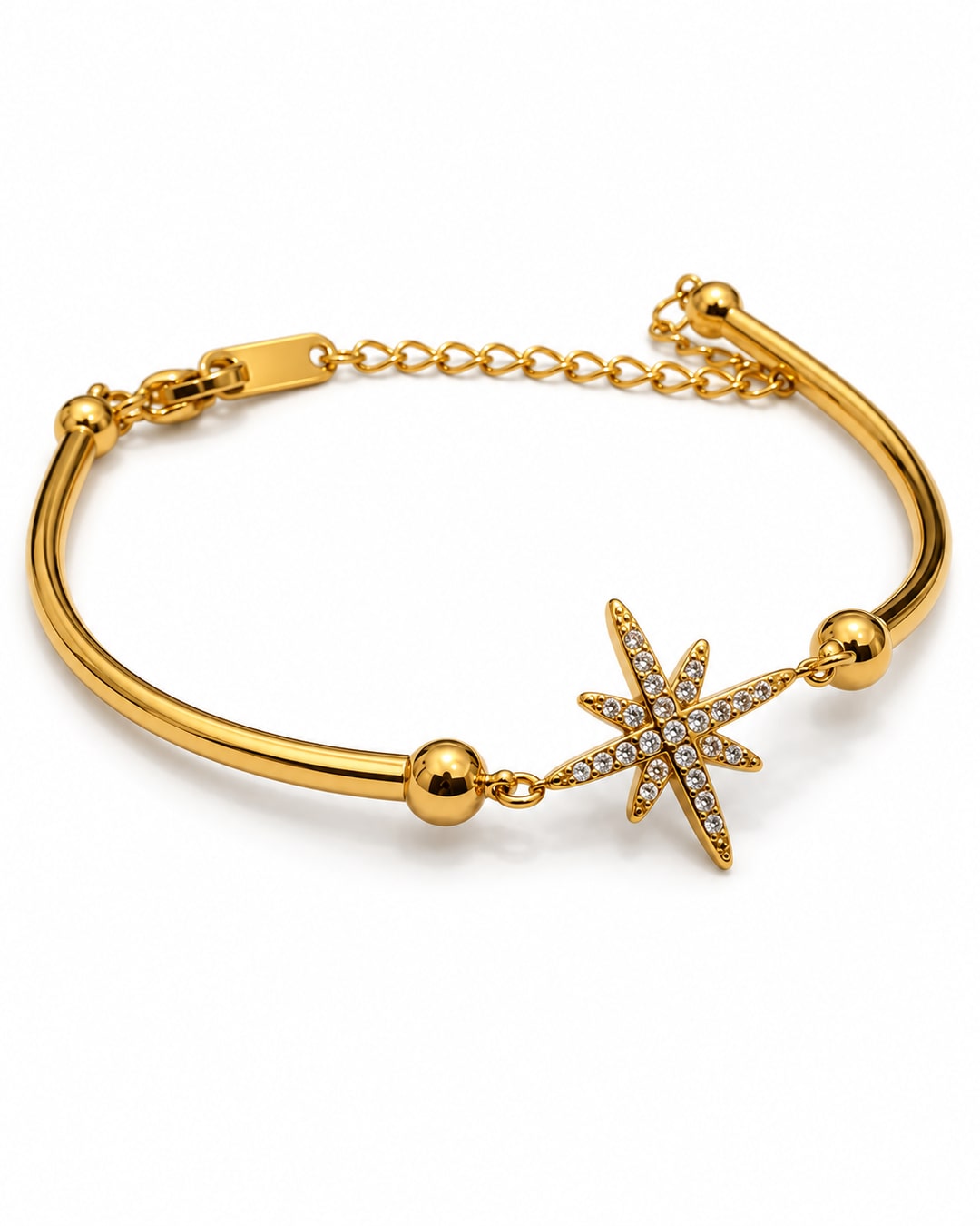 Pulsera estrella, vista en ángulo sobre fondo blanco